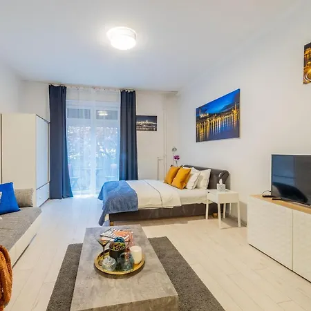 Del Mar * Budapeşte