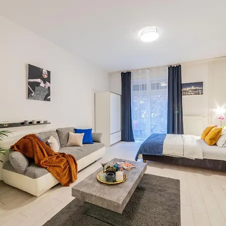 Del Mar * בודפשט